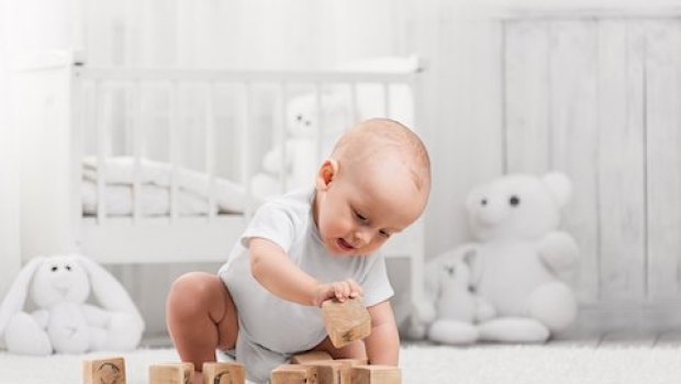Welches Spielzeug ist für Neugeborene sinnvoll? 9 Geschenkideen für Babys